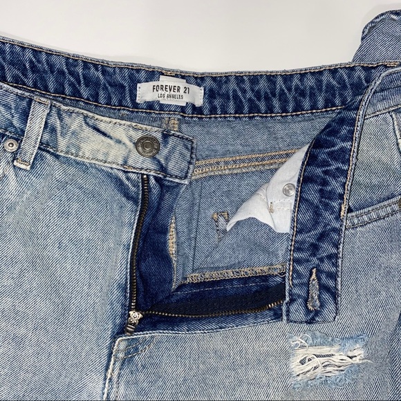 FOREVER 21 BOYFRIEND DEMIN RIPPED CAPRI JEANS - Picture 3 of 9